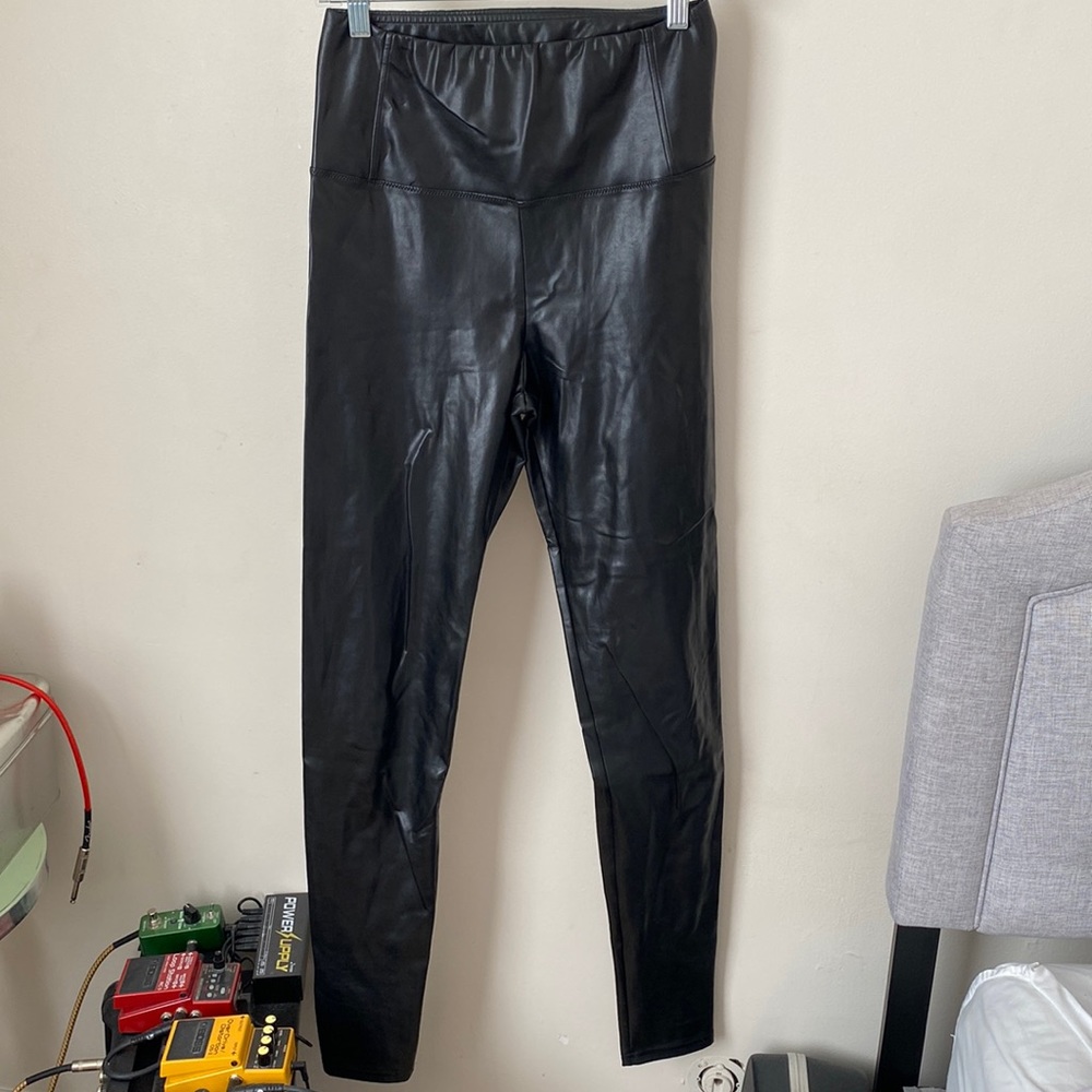 Aritzia leggings